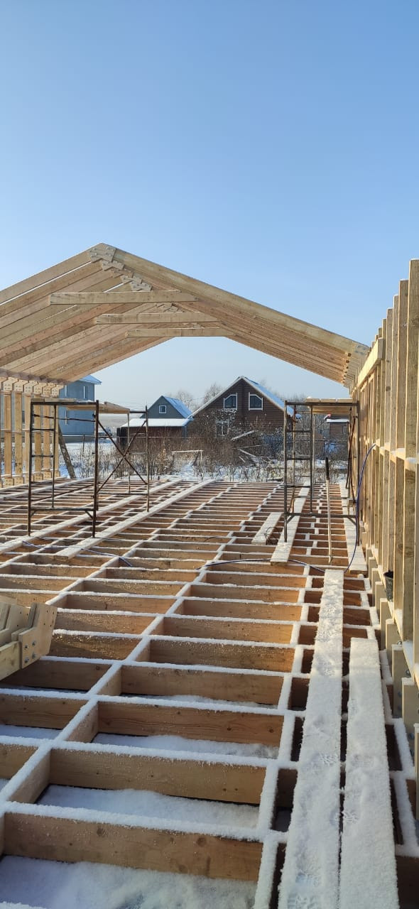 Дом у березы