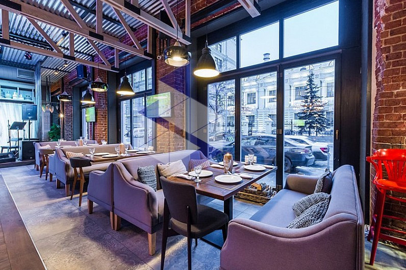 Витражные окна гармошки в ресторане Хинкальная