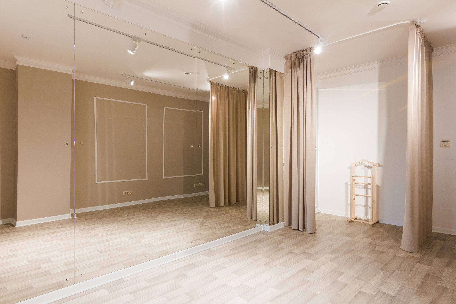 Обложка проекта: Бьюти-салон "Дом Красоты"