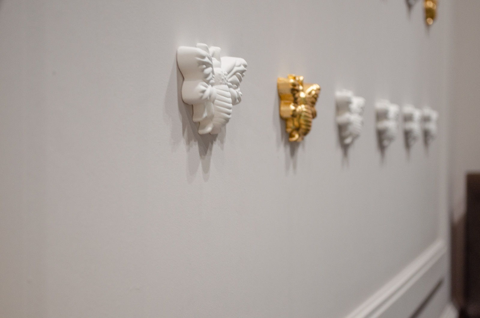 Гипсовые молдинги и декор для стен