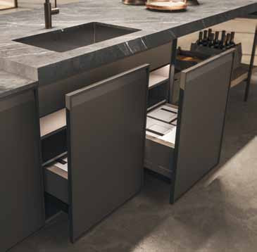 AK_07 | Pitra Gray /  Castagno Royal