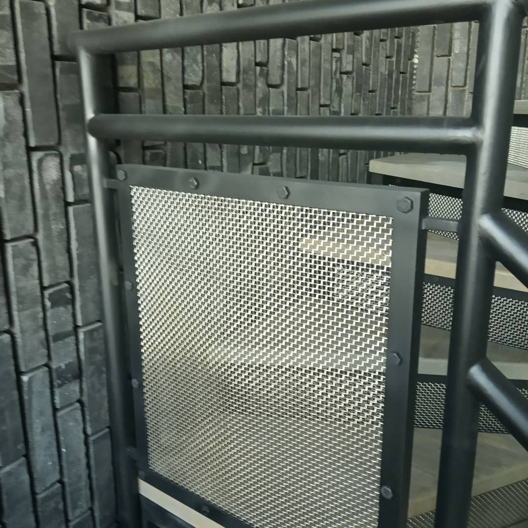 Две лестницы в стиле Loft на Белорусской