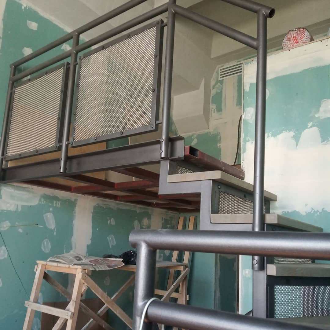 Обложка проекта: Две лестницы в стиле Loft на Белорусской