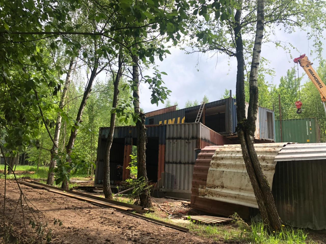 Дом из морских контейнеров