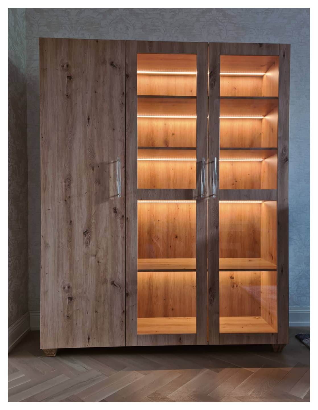 Комплект мебели: шкаф и TV-тумба