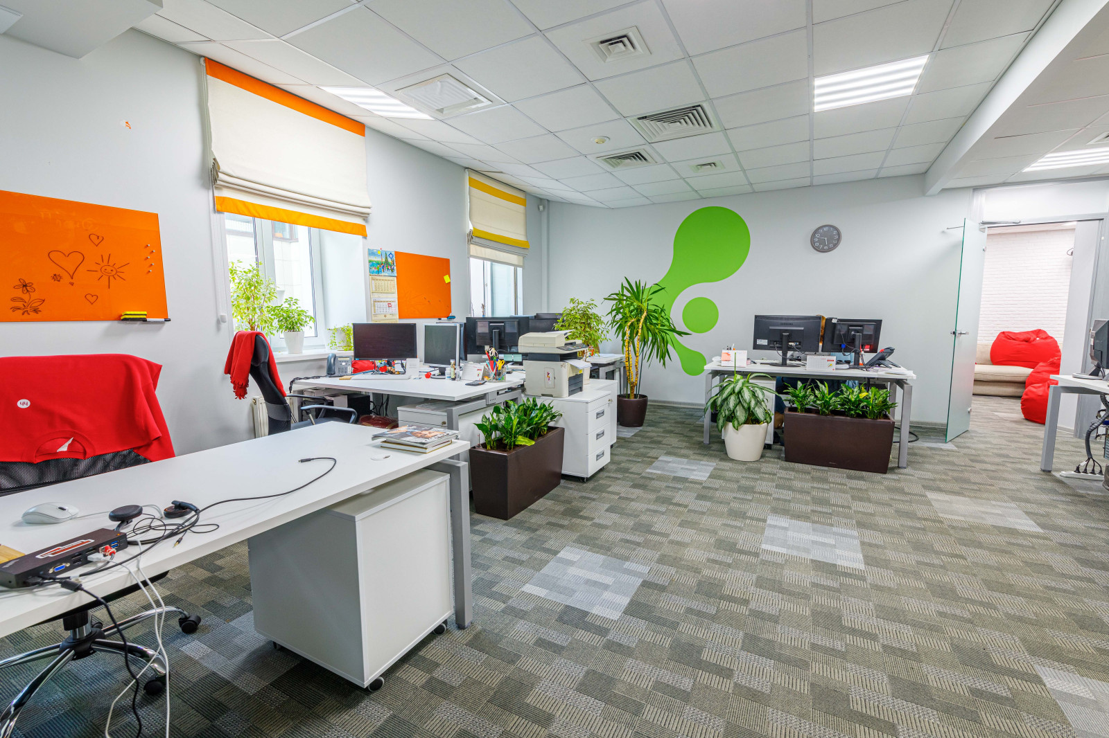 Отдел продаж (open space)