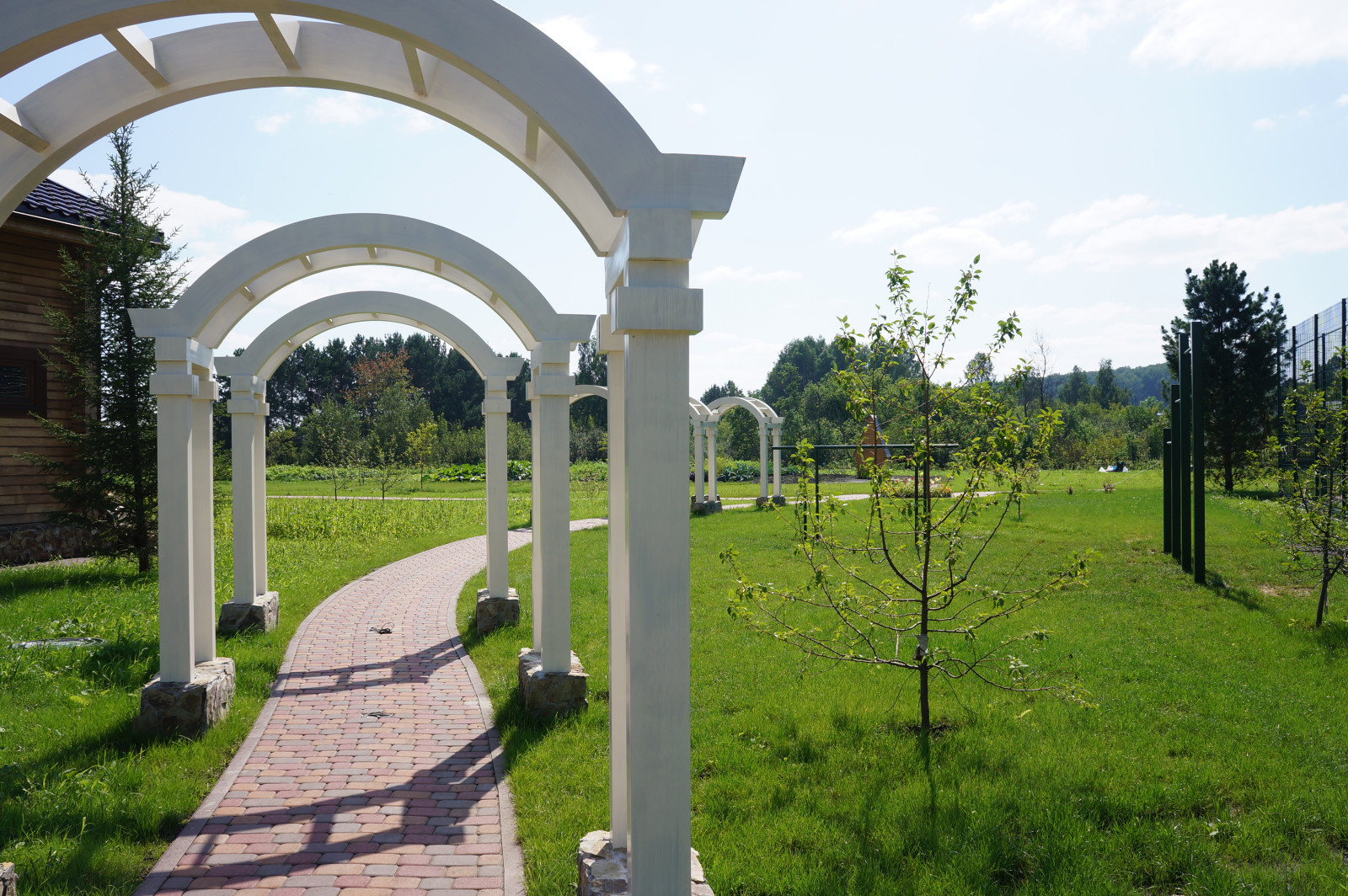 Ландшафтные работы  на частном объекте Сарапки