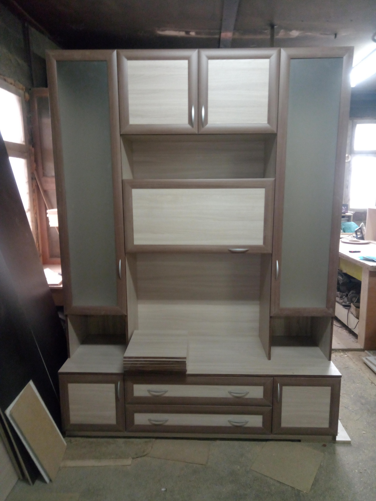 шкафы купе, кухни. прихожие. столы.тумбочки. комоды