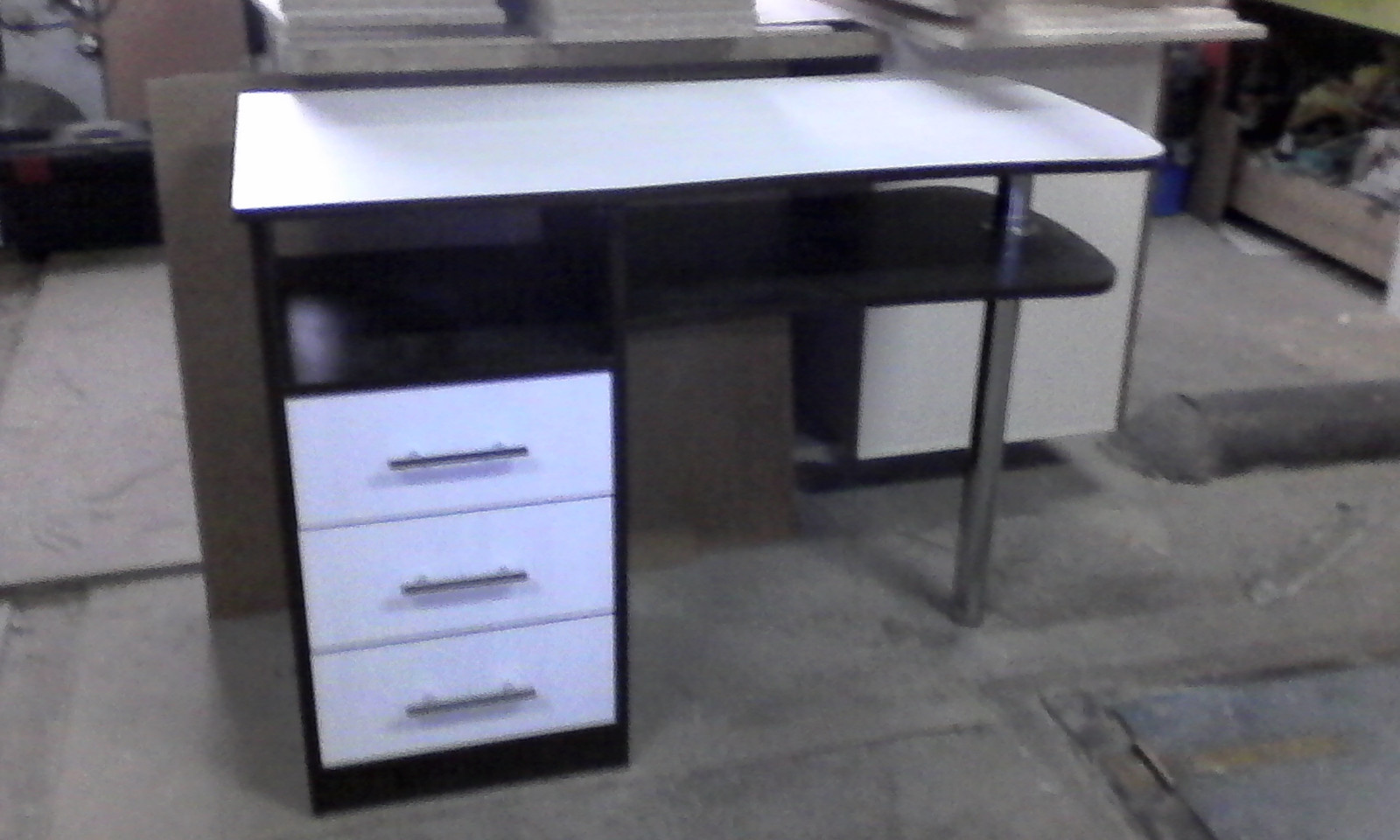 шкафы купе, кухни. прихожие. столы.тумбочки. комоды