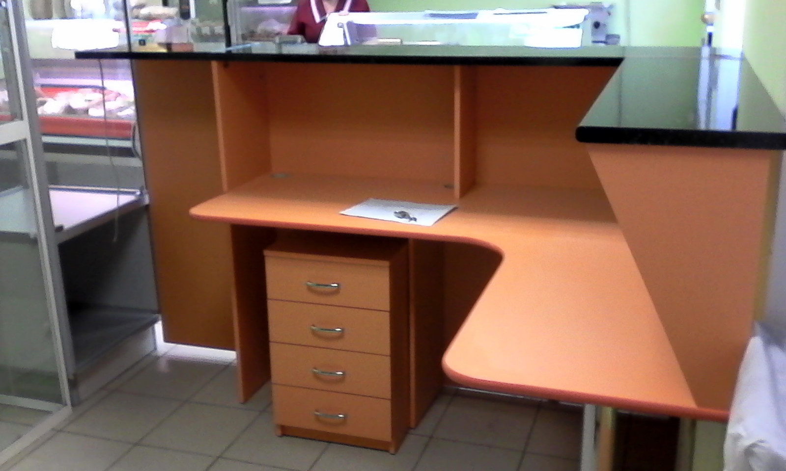 шкафы купе, кухни. прихожие. столы.тумбочки. комоды