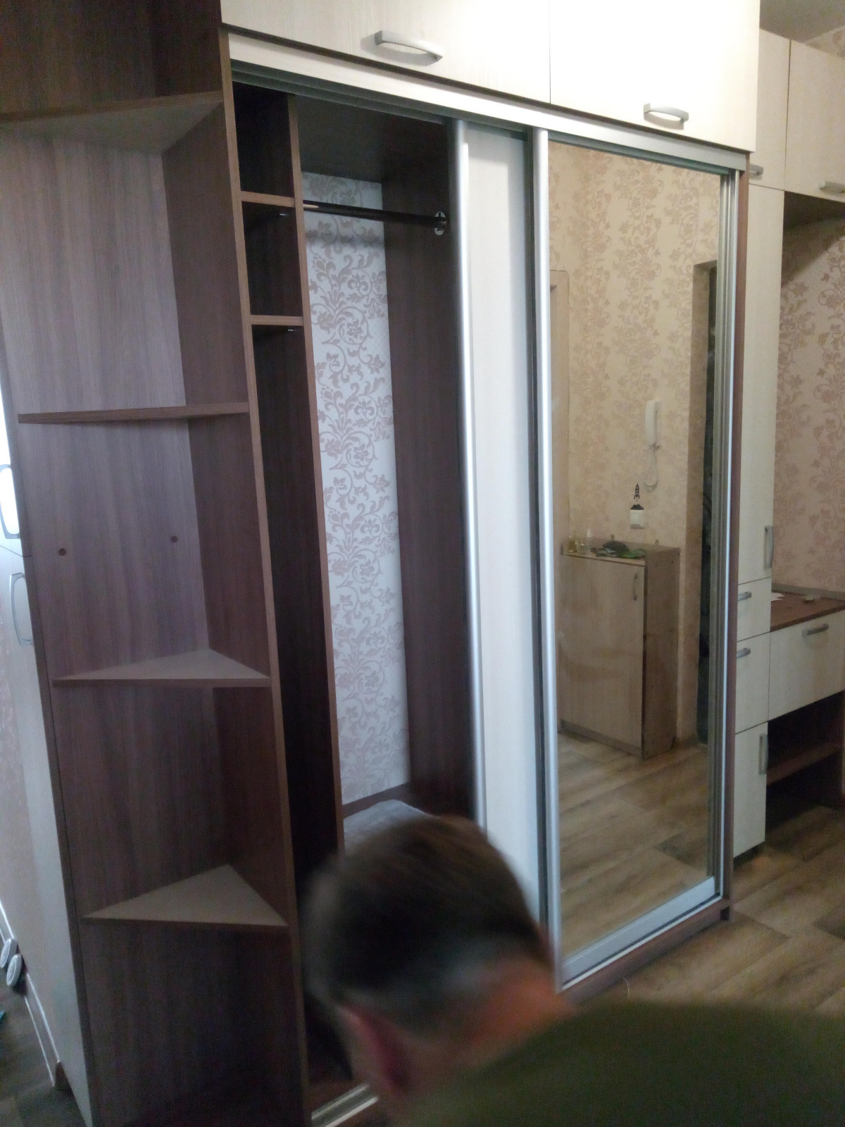 шкафы купе, кухни. прихожие. столы.тумбочки. комоды