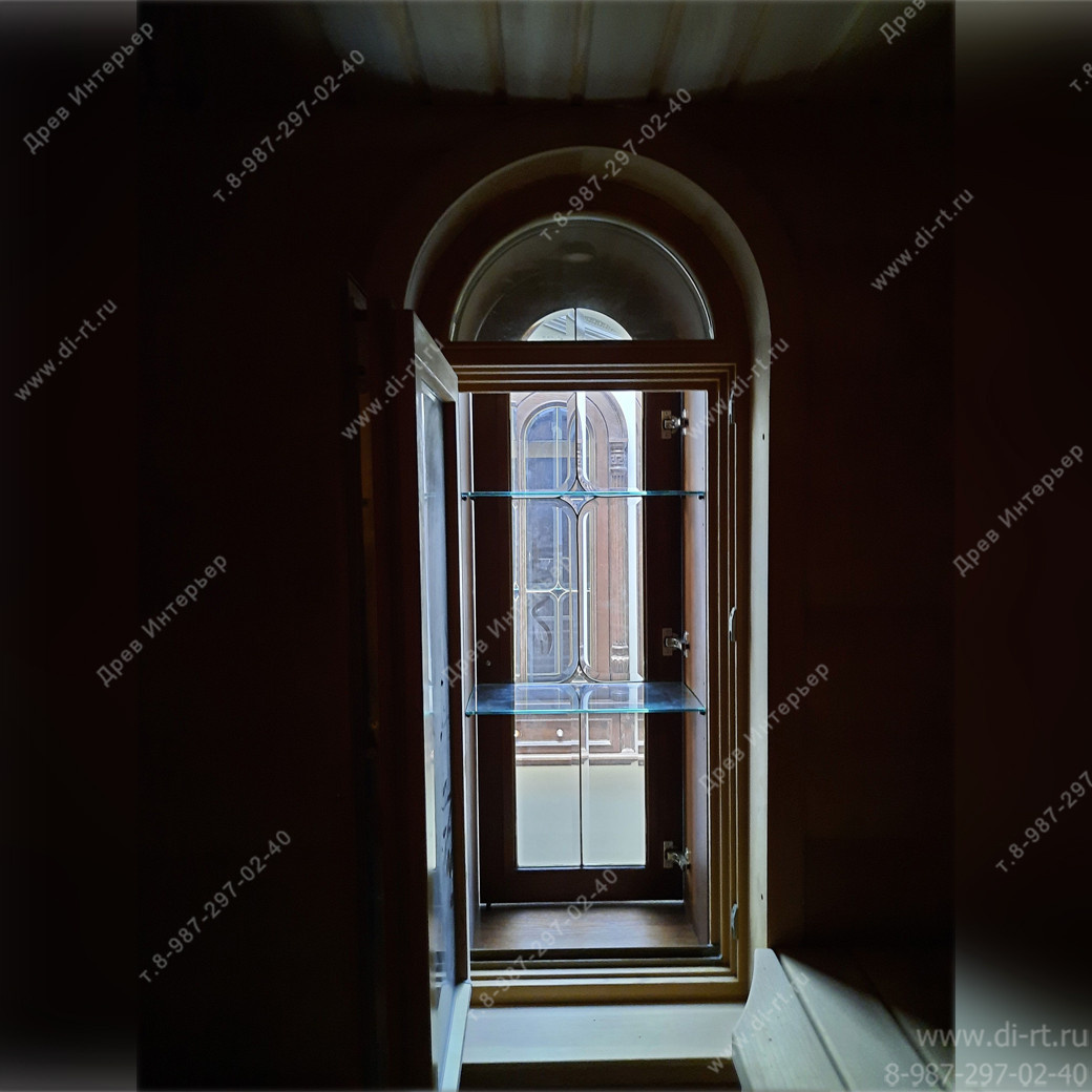 Ниши в стене из дуба