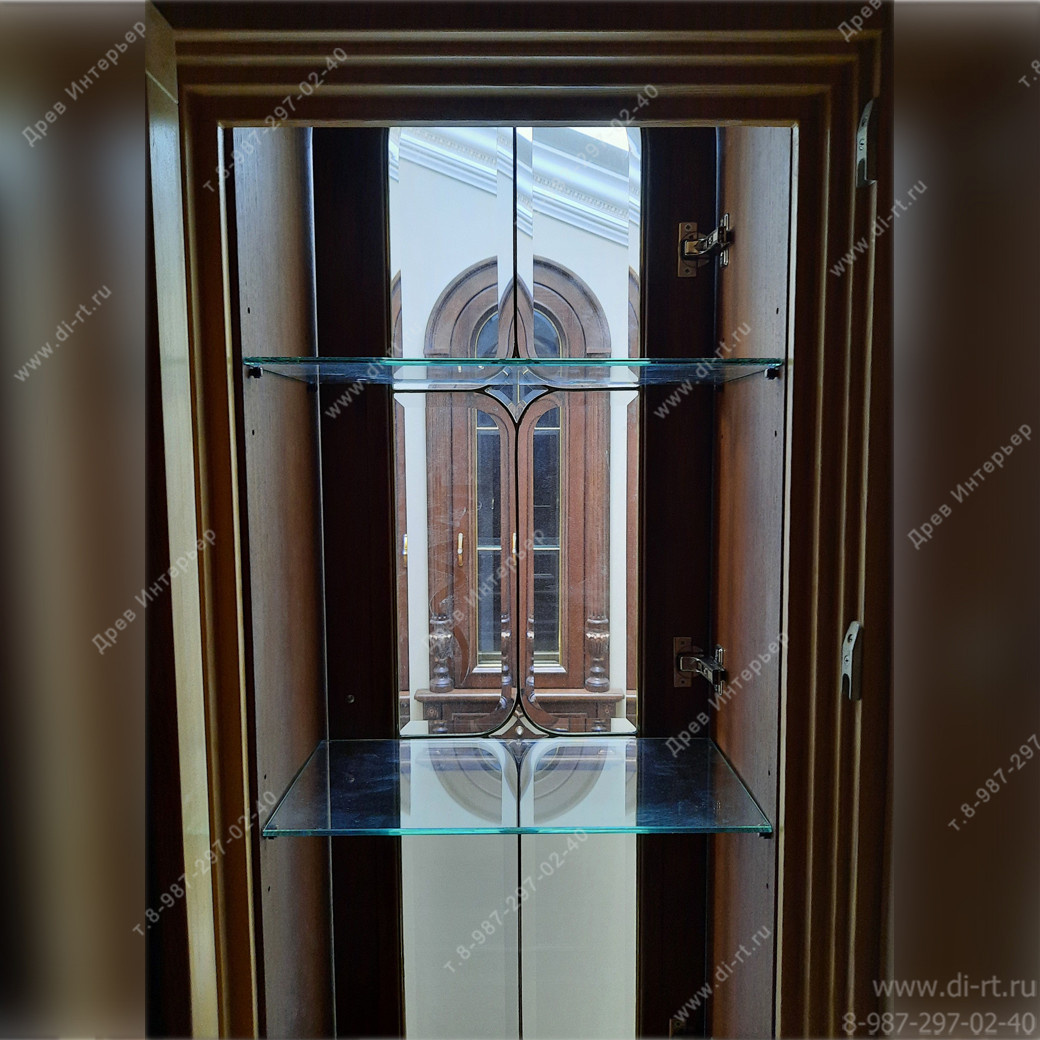 Ниши в стене из дуба