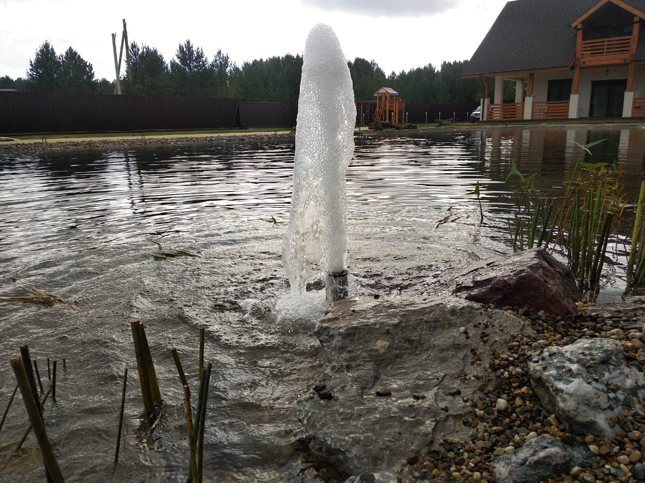 Декоративный водоём в п. Огурдино (Пермский край)