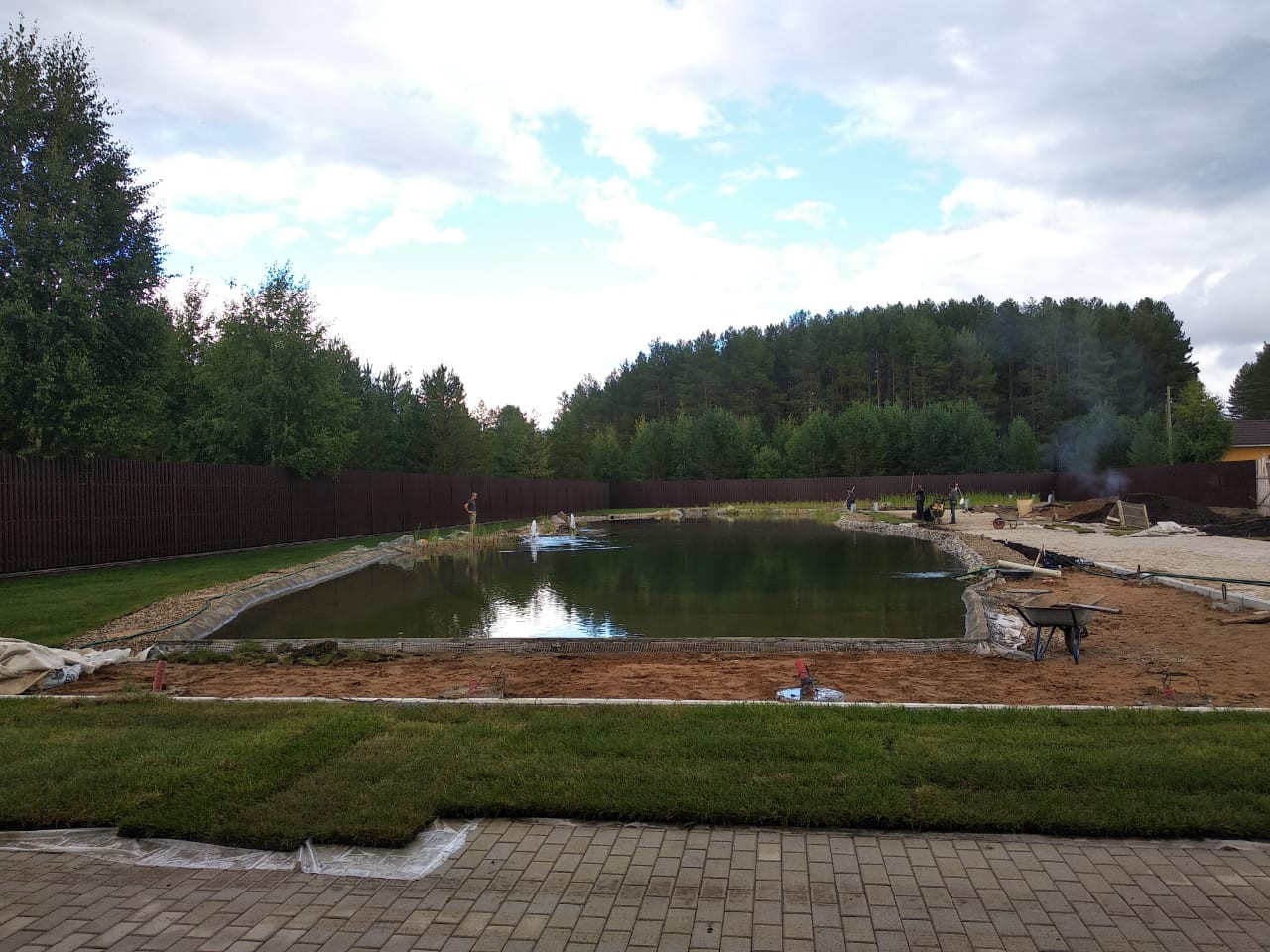 Декоративный водоём в п. Огурдино (Пермский край)