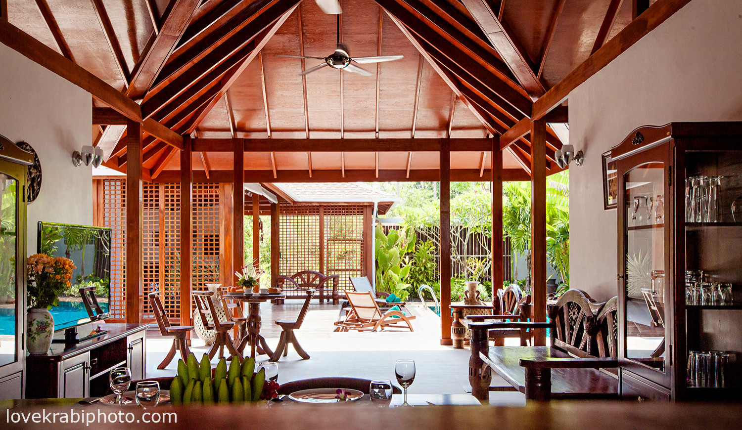 Вилла с бассеином