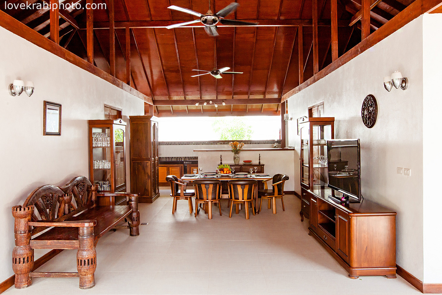 Вилла с бассеином