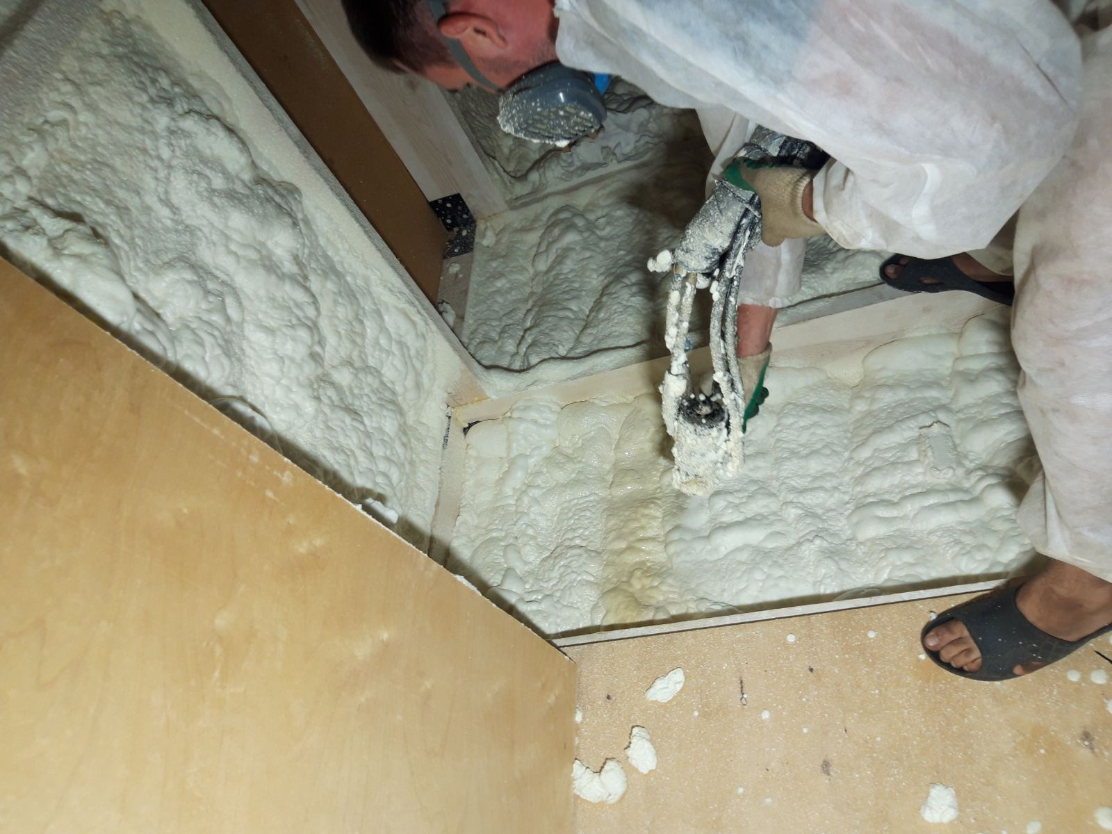 Утепление каркасного дома пенополиуретаном