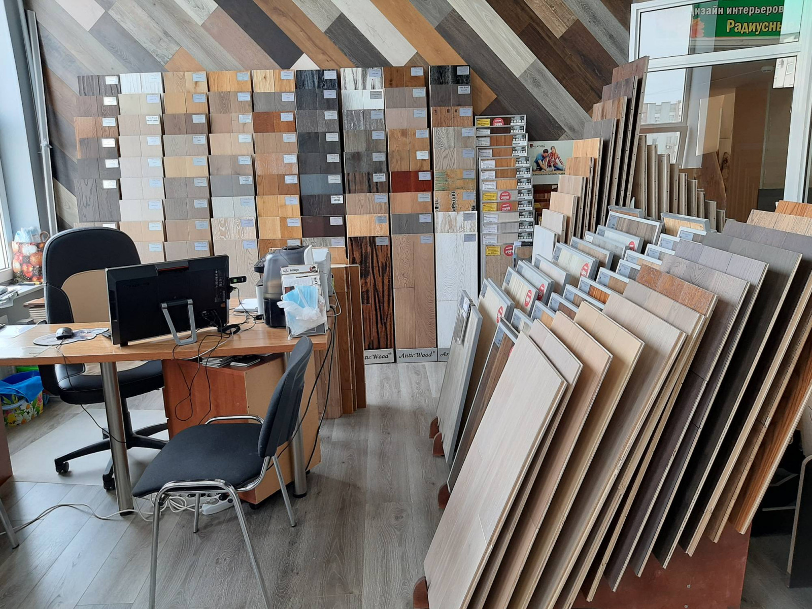 Паркет PRO в ТК "Загородный дом" СПб