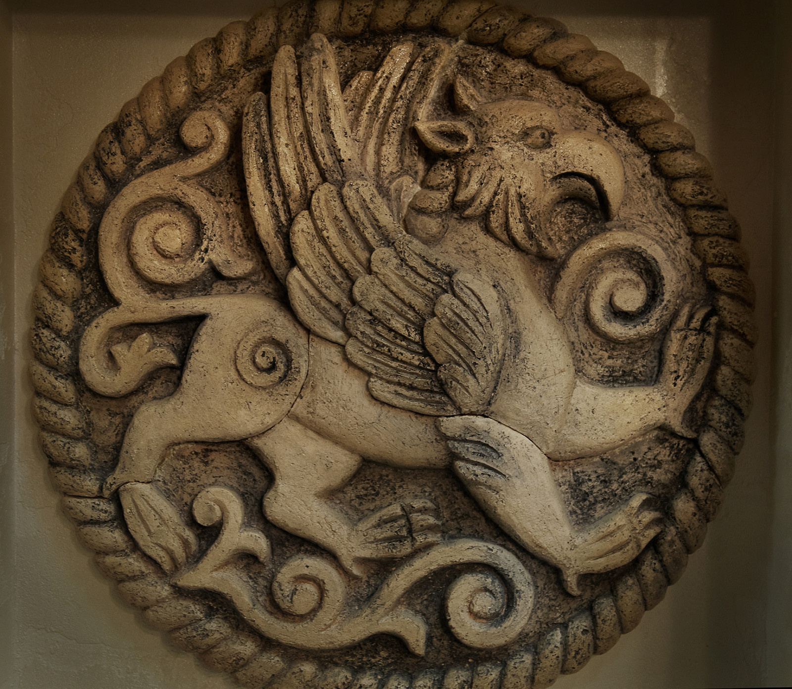 Керамическое панно в интерьере