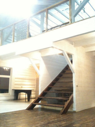 Деревянный дом-дача  ручной рубки