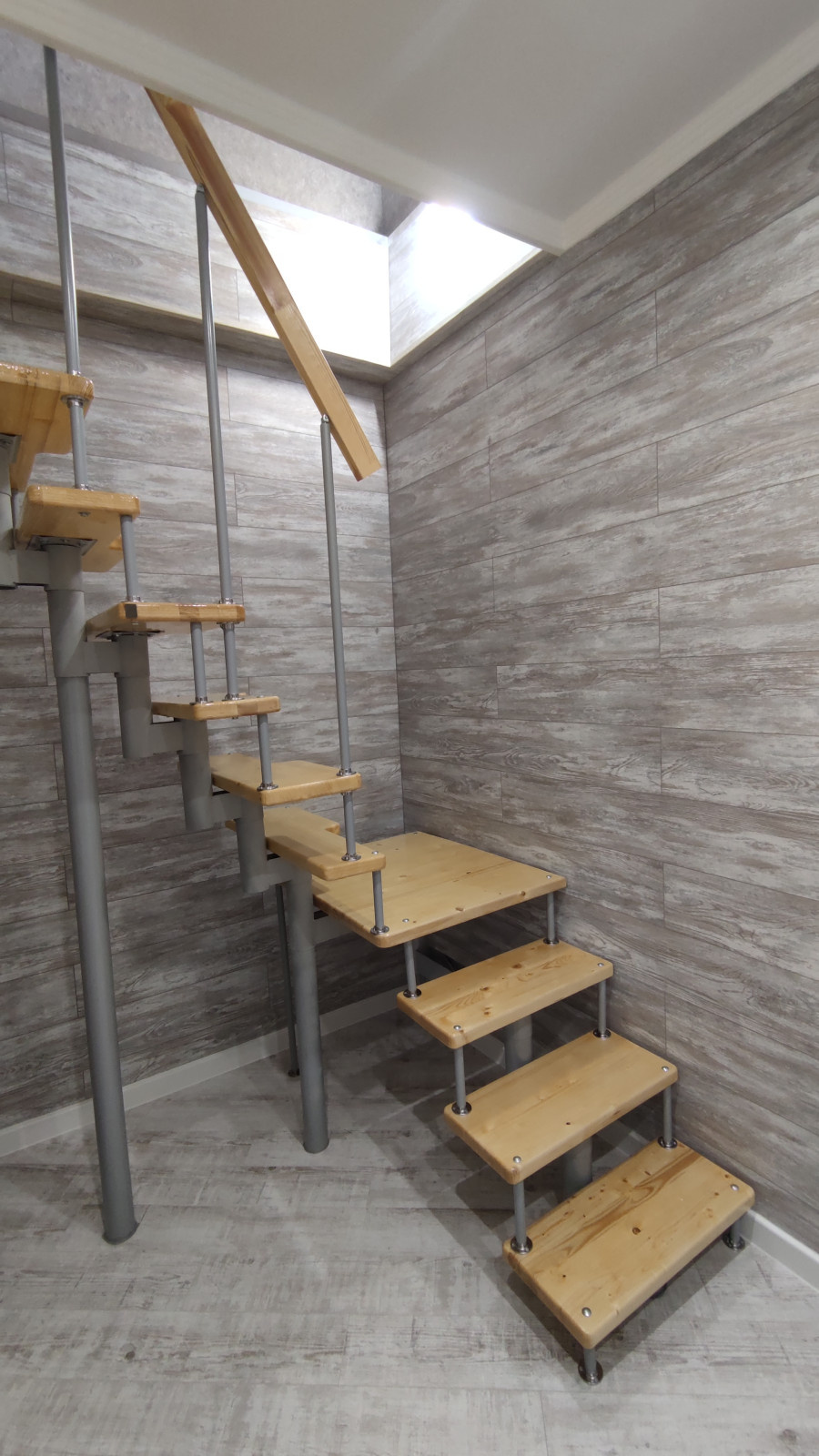 Коридор лестница