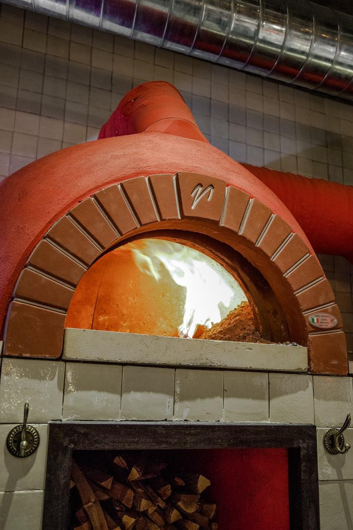Пицца печь Valoriani для пиццерии Roni