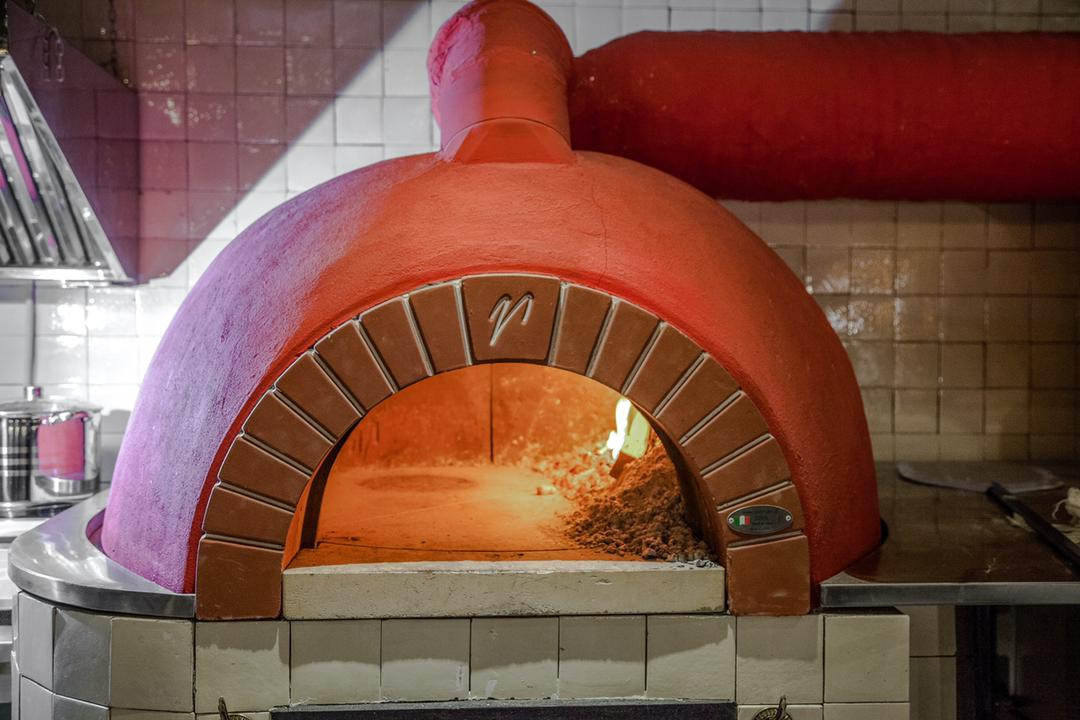 Пицца печь Valoriani для пиццерии Roni