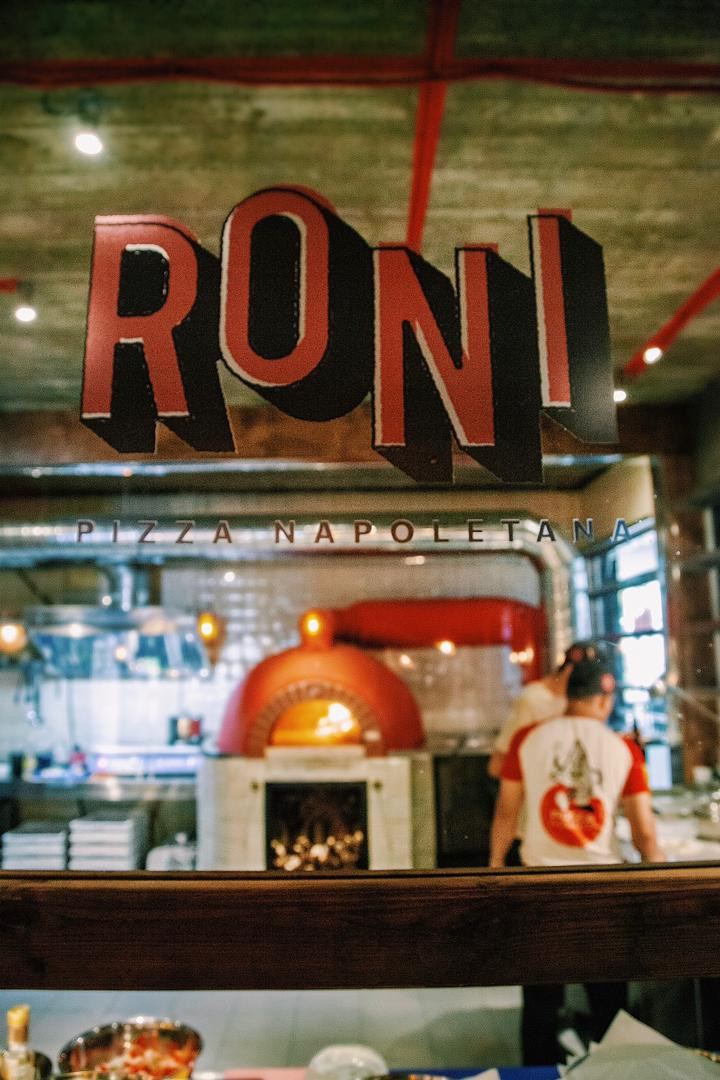 Пицца печь Valoriani для пиццерии Roni