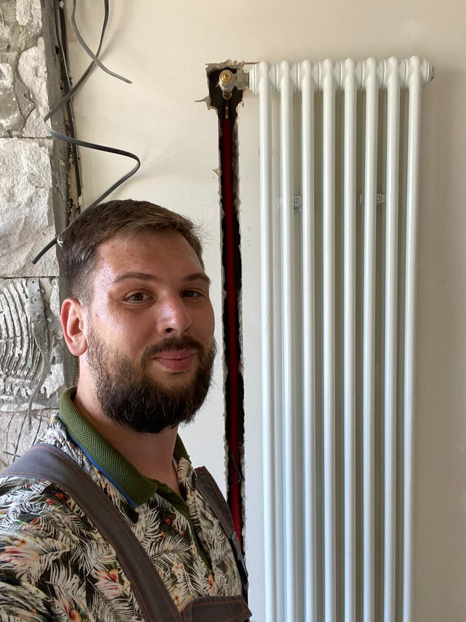 Монтаж вертикального радиатора Irsap Tesi 21800 с боковым подключением