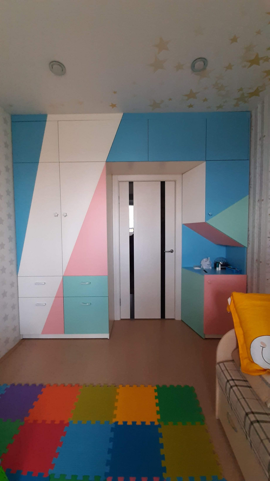 Разноцветная детская