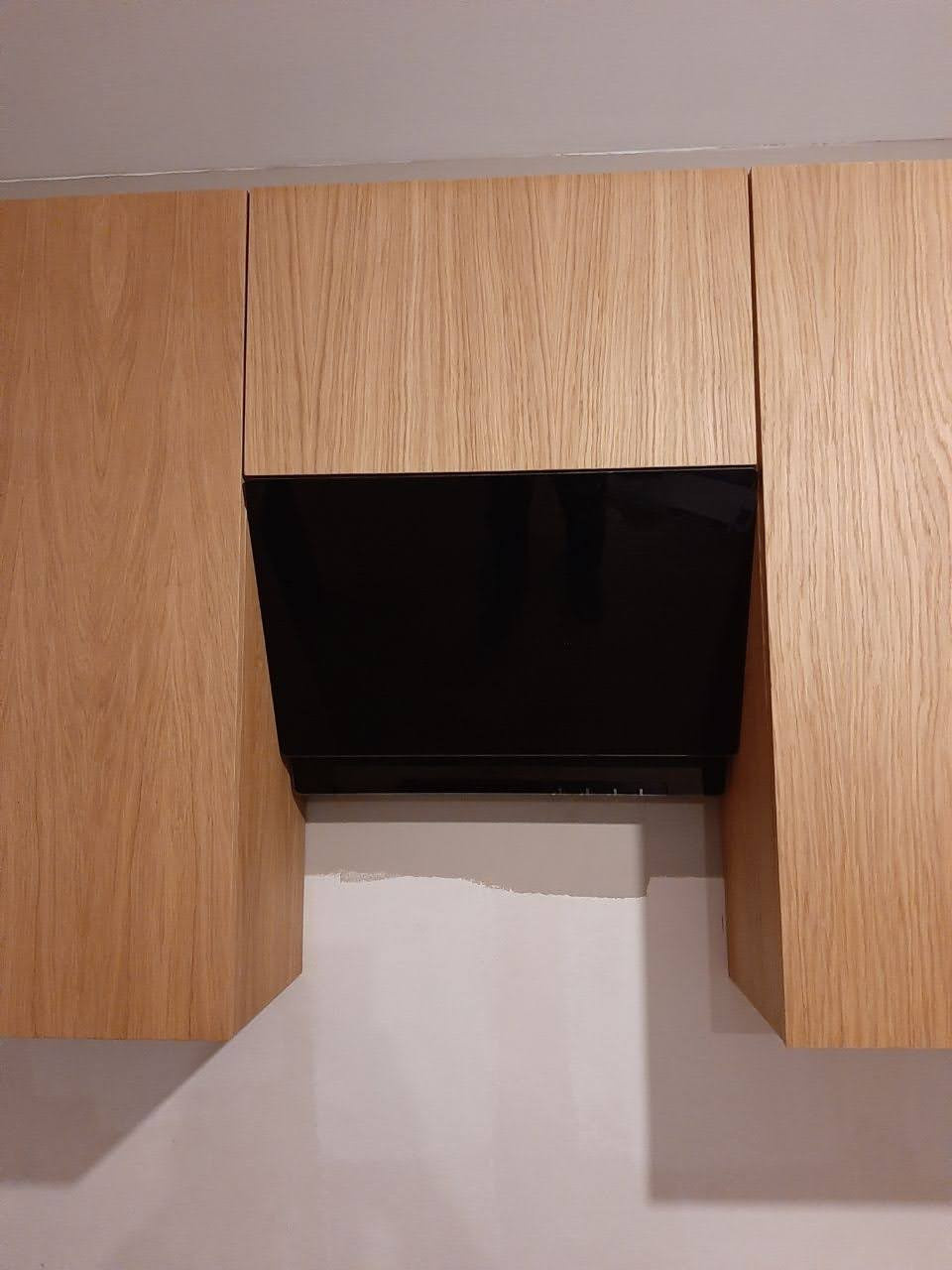 Кухня с интегрированными ручками из массива