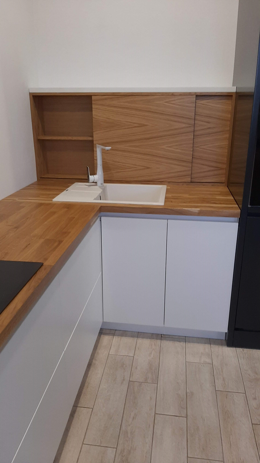 Кухня с элементами