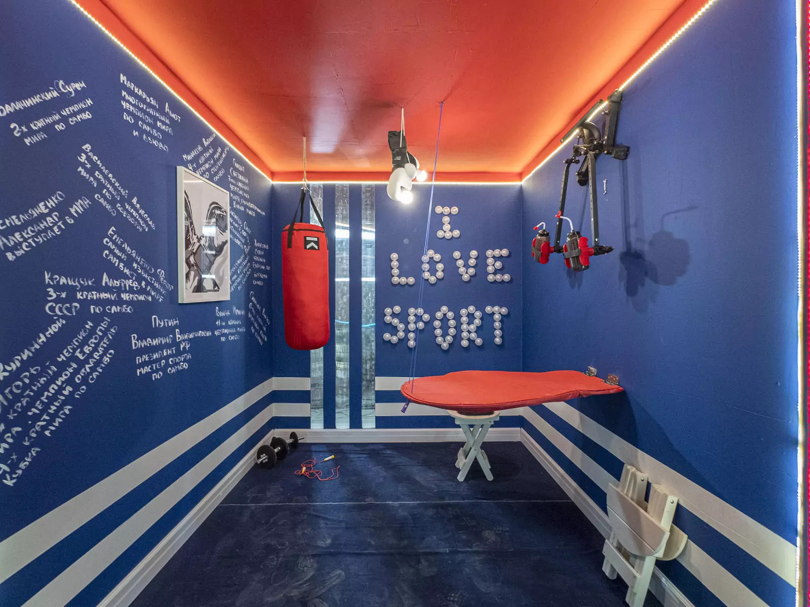 Обложка проекта: спортзал-столовая для Битвы дизайнеров на ТНТ