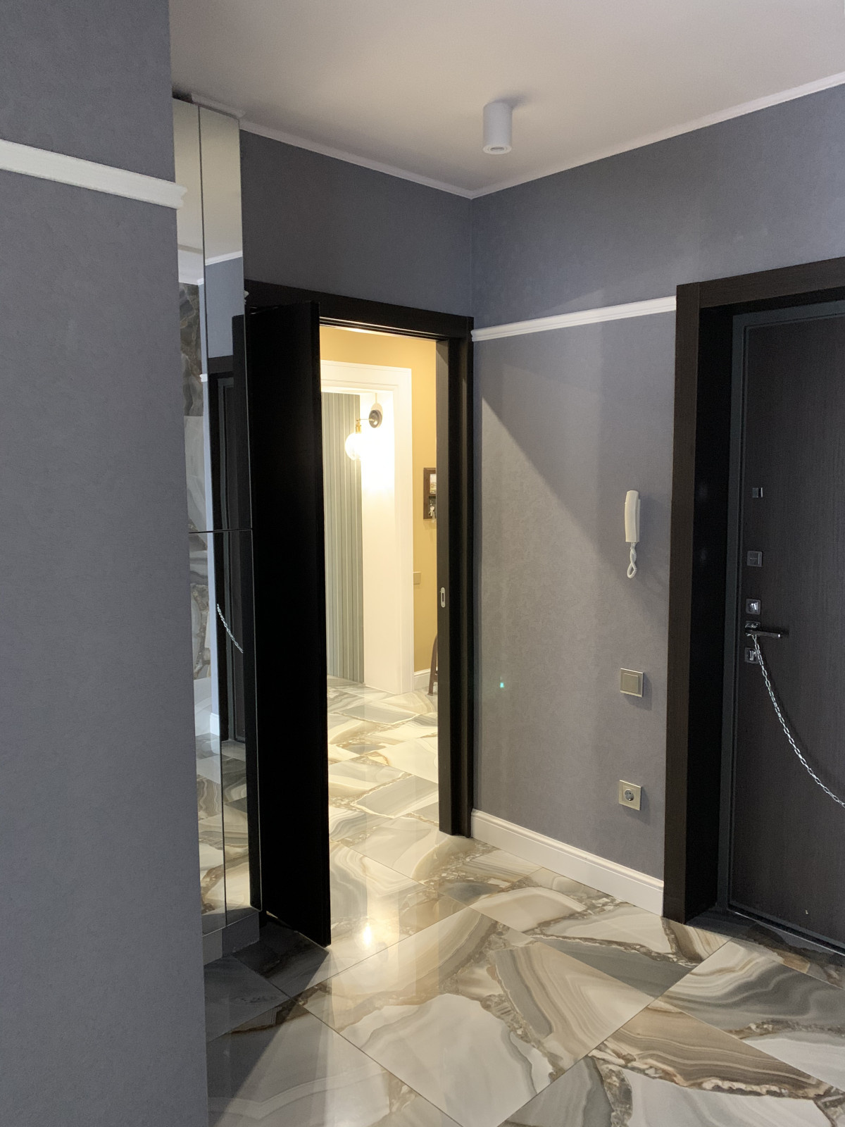 Одна квартира из двух