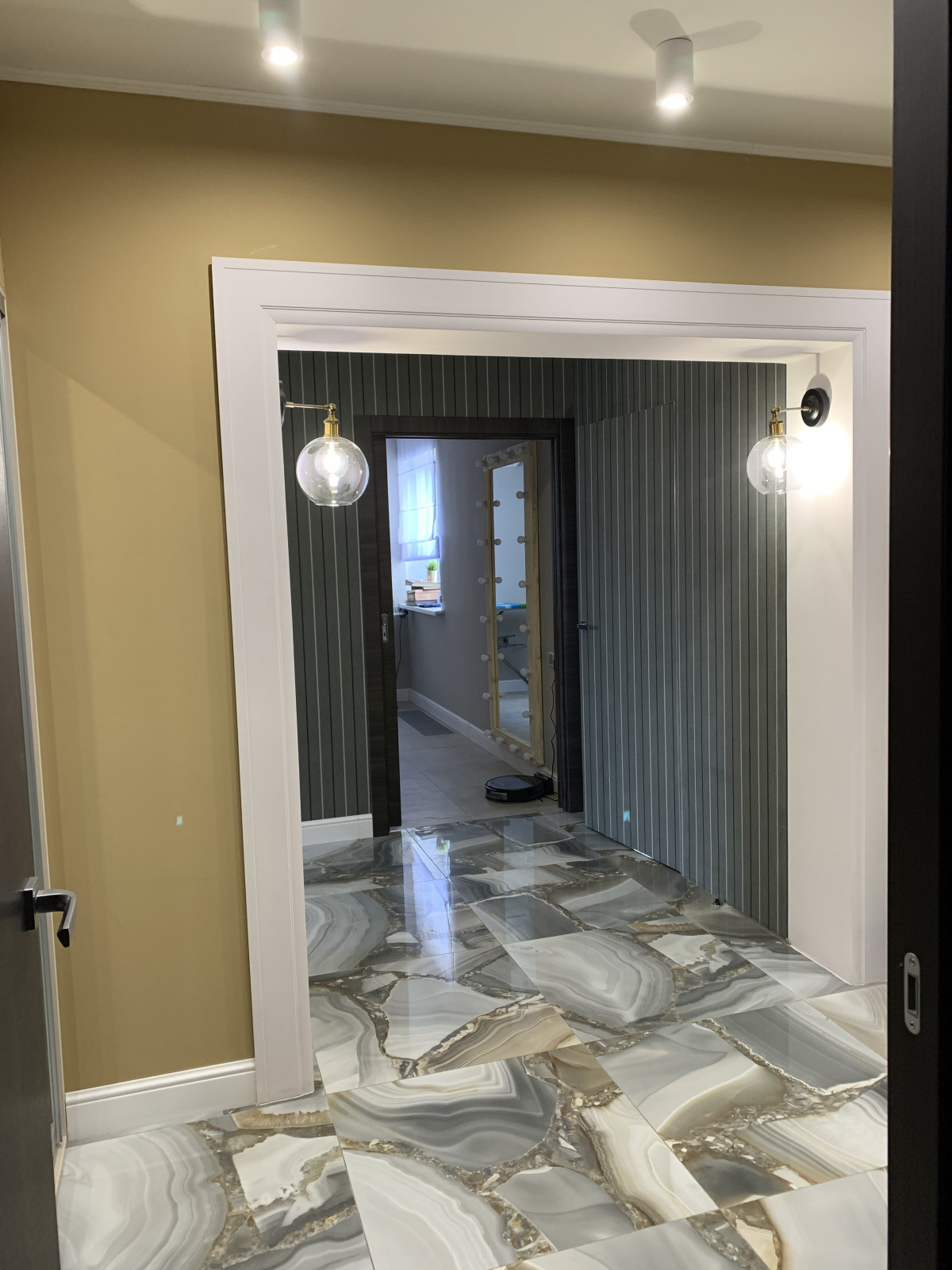 Одна квартира из двух