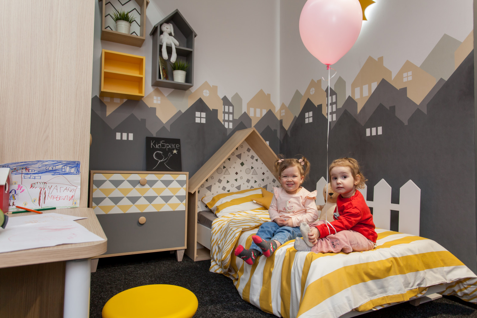 Изготовление мебели в детскую комнату KidSpace