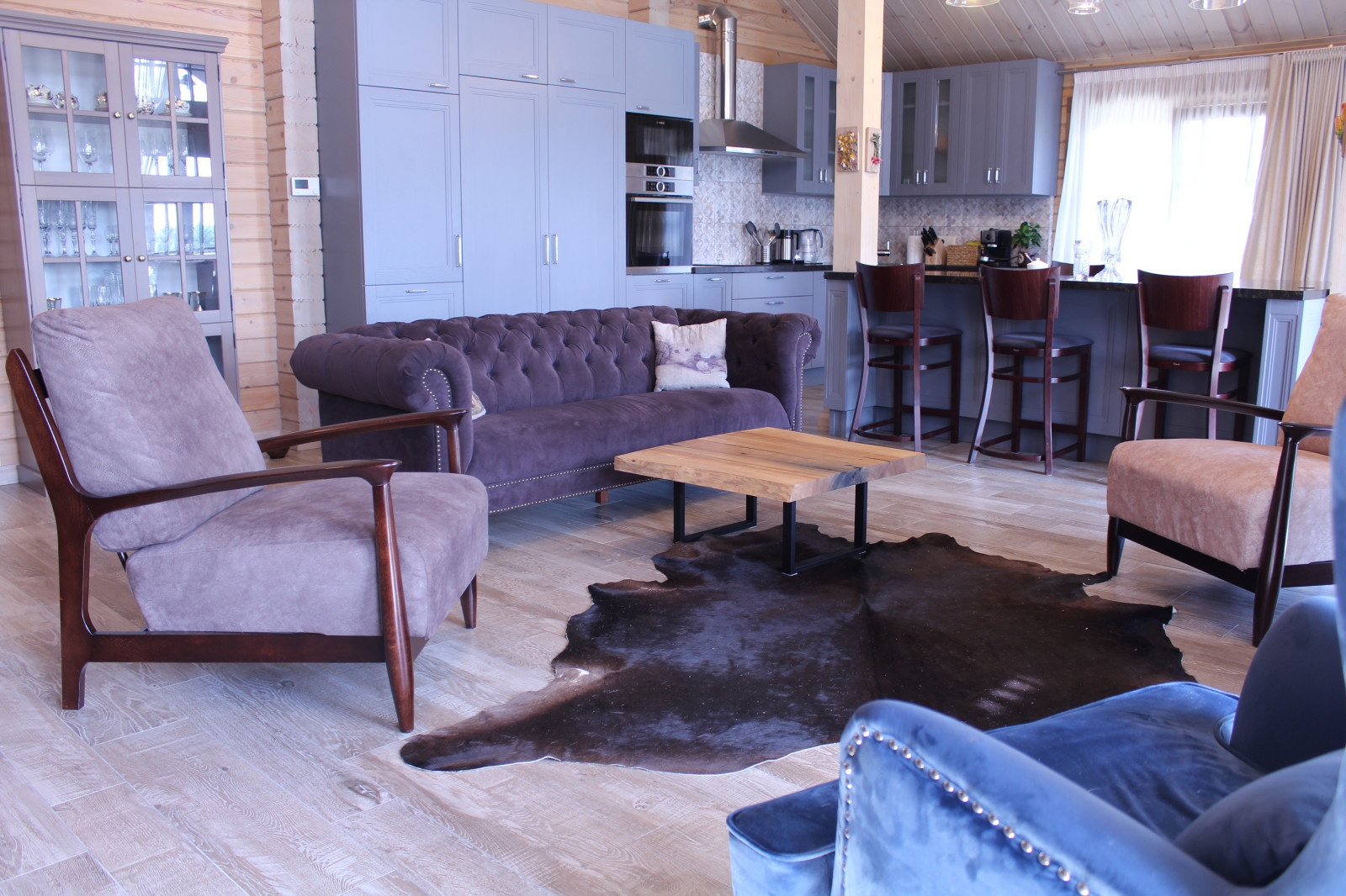 Дом из бруса в стиле шале.