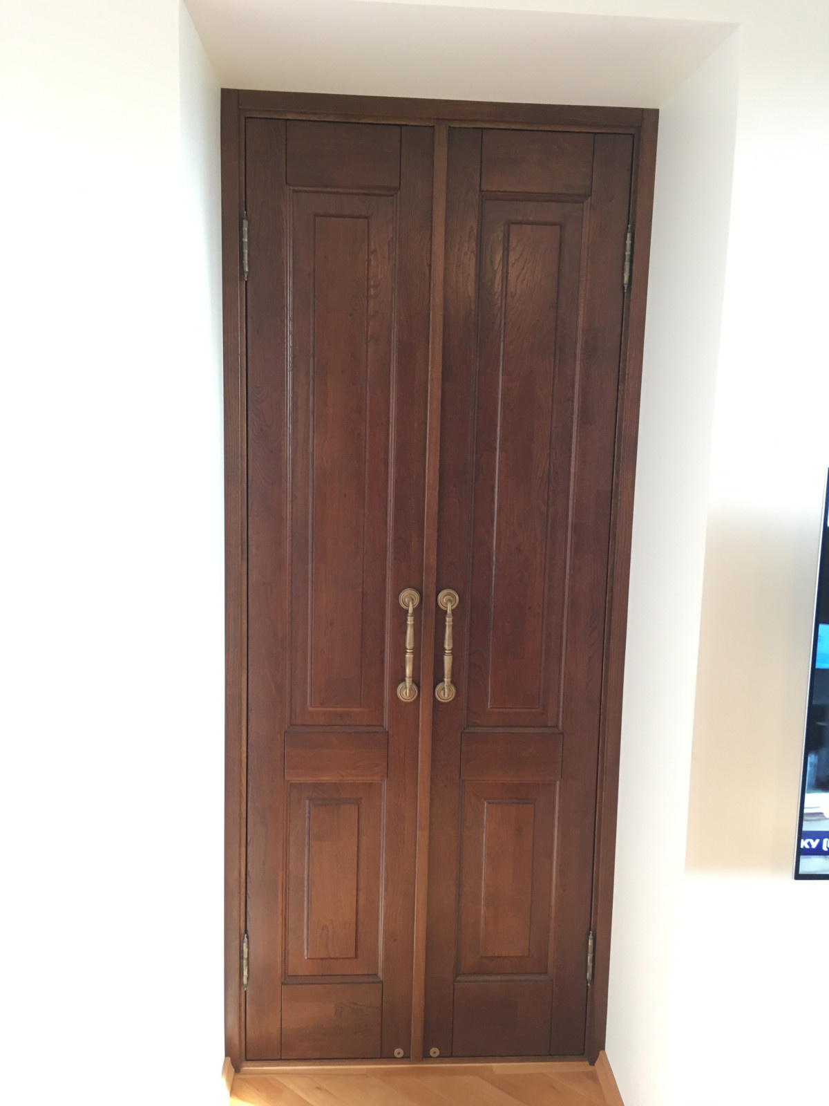 Классические двери из массива дуба