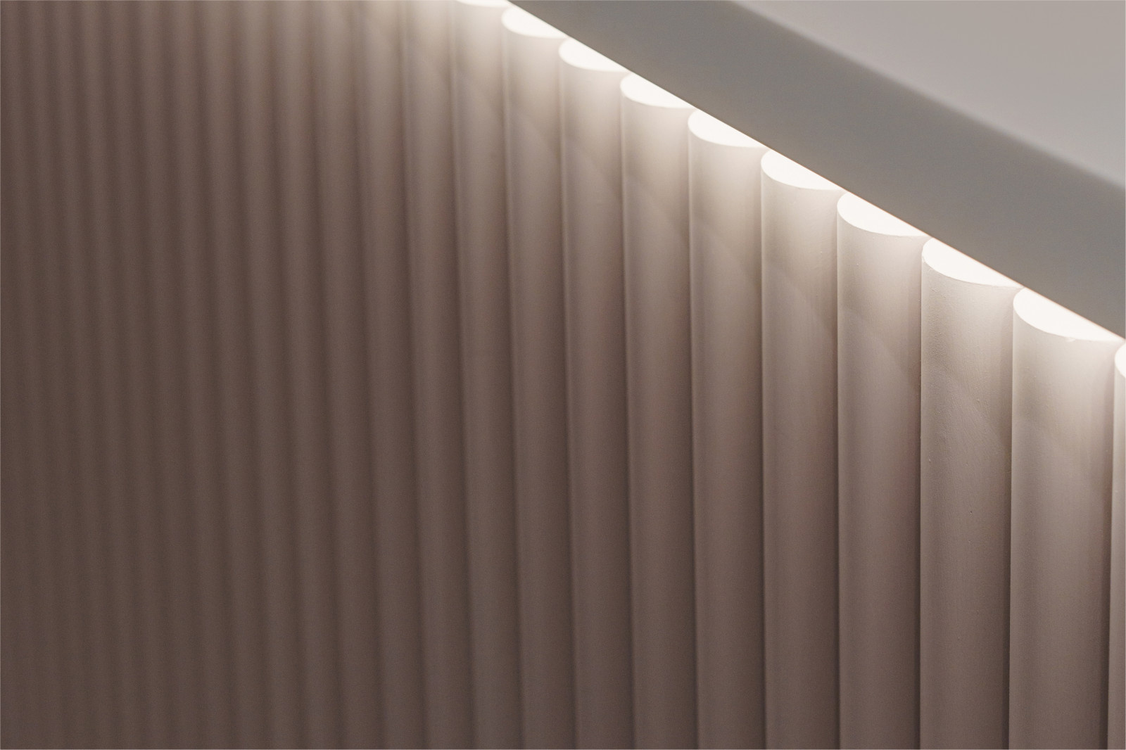 Гипсовые молдинги • Декор для стен и потолков