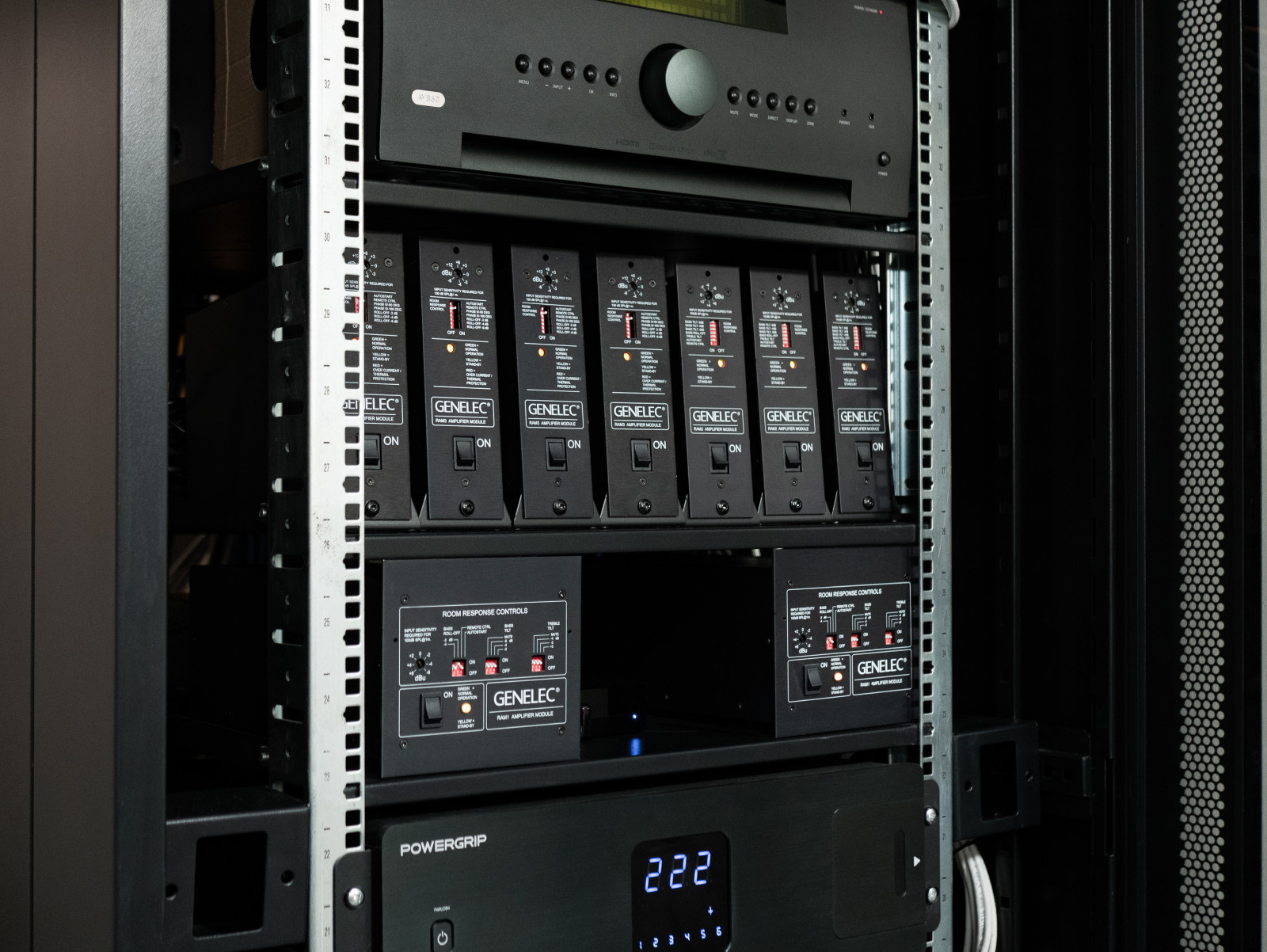 Загородный дом: комплект необычных решений