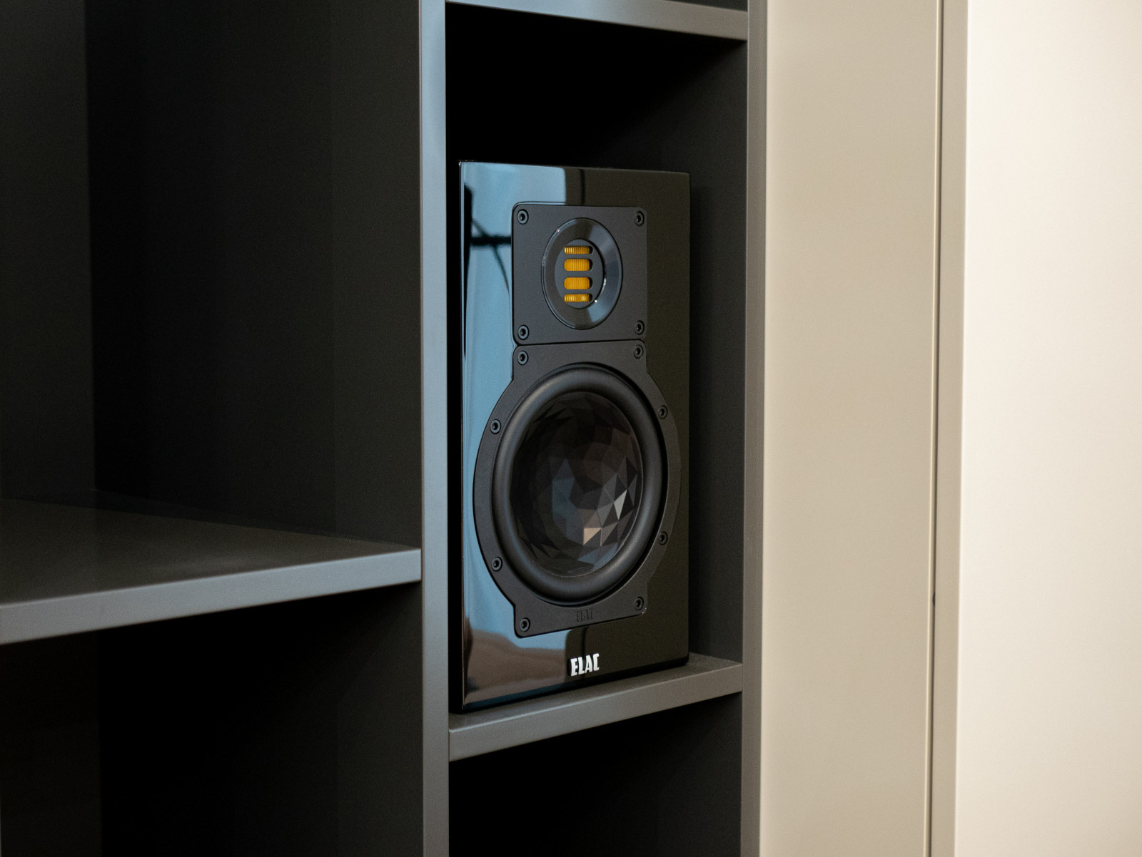 Киношкаф в квартире на Мосфильмовской