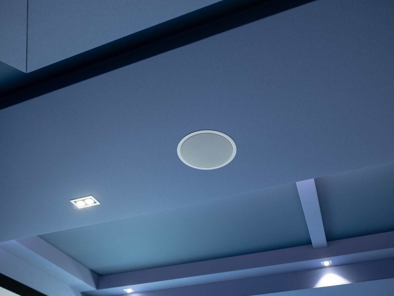 Домашний кинотеатр в мансарде