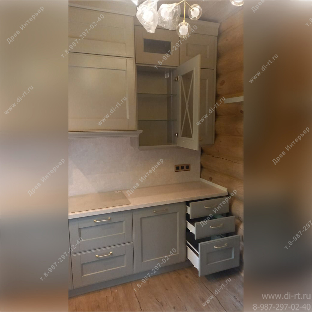 Отделка дома. Кухня. Лестница. Потолочные балки.