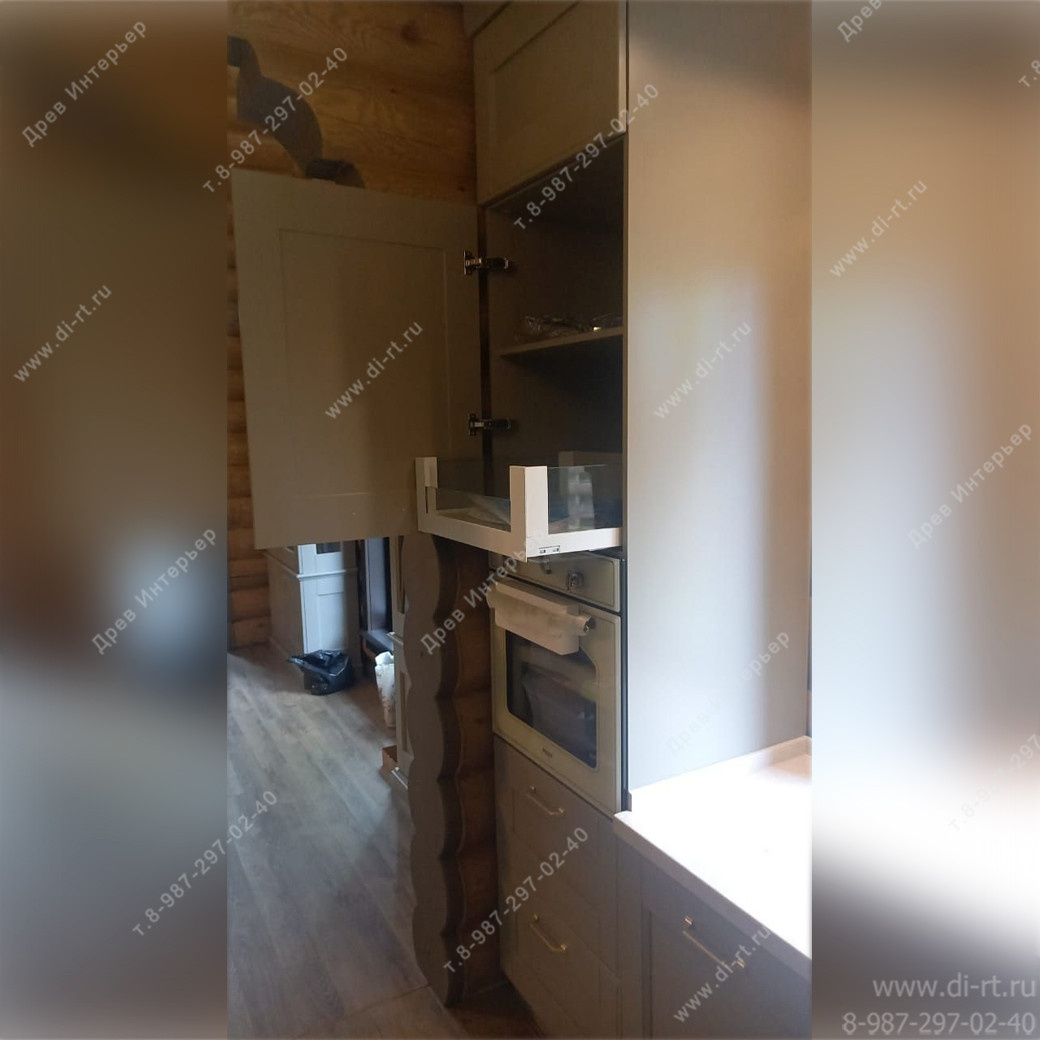 Отделка дома. Кухня. Лестница. Потолочные балки.