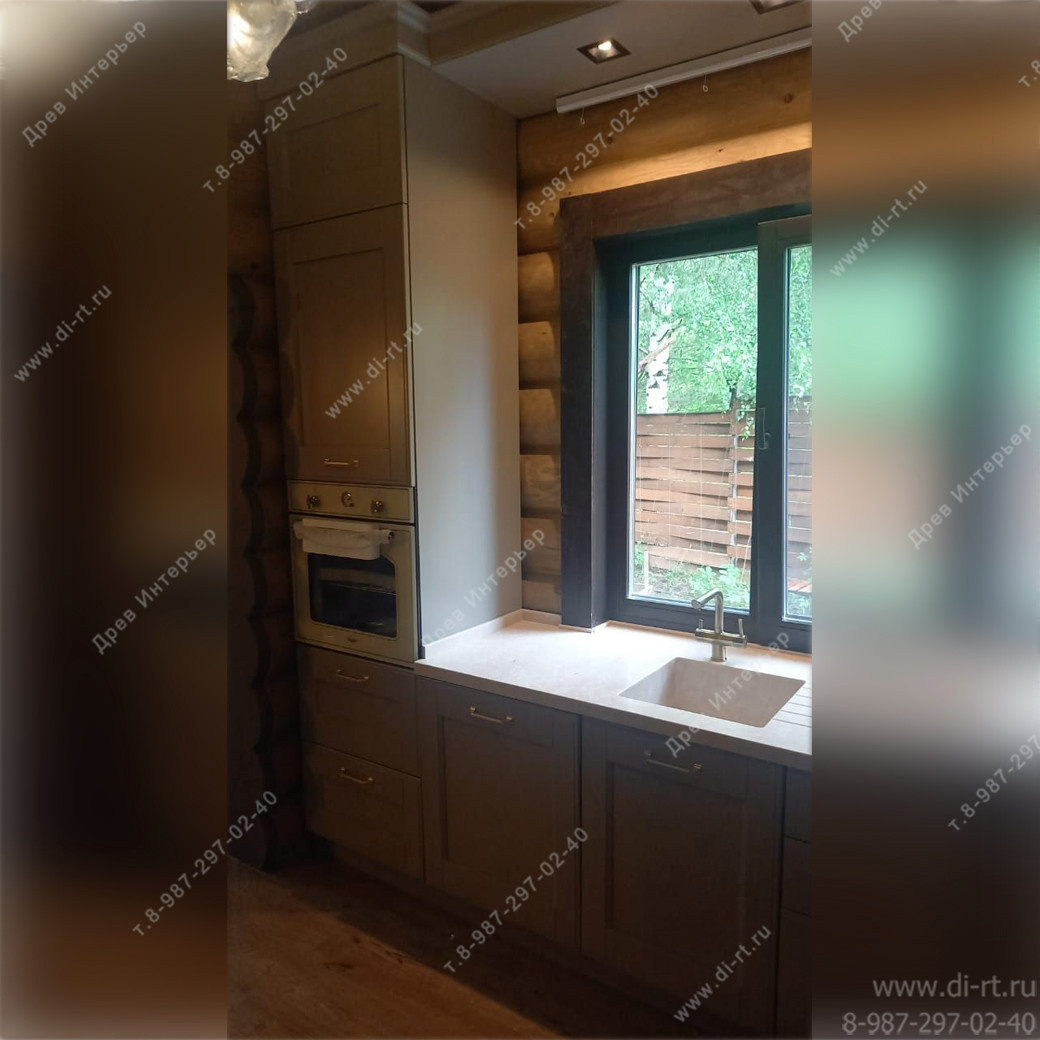 Отделка дома. Кухня. Лестница. Потолочные балки.