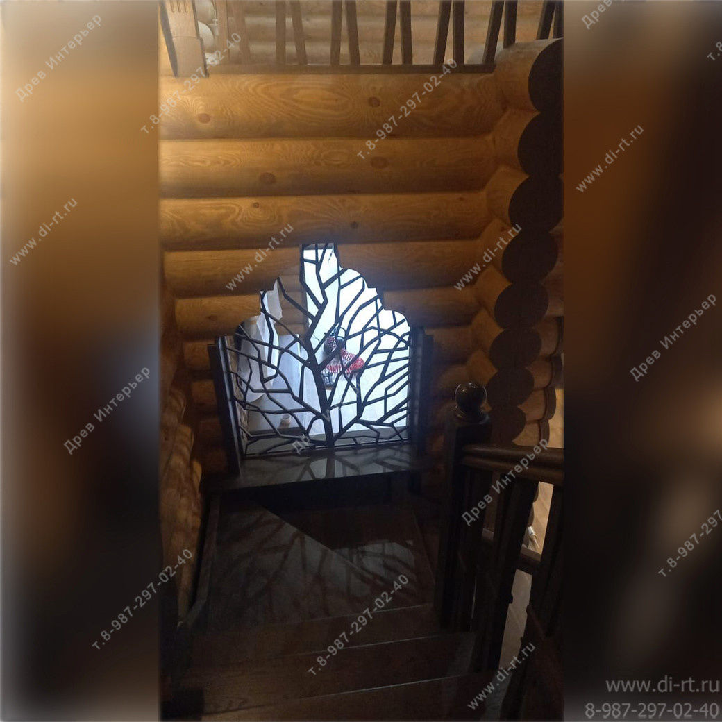 Отделка дома. Кухня. Лестница. Потолочные балки.