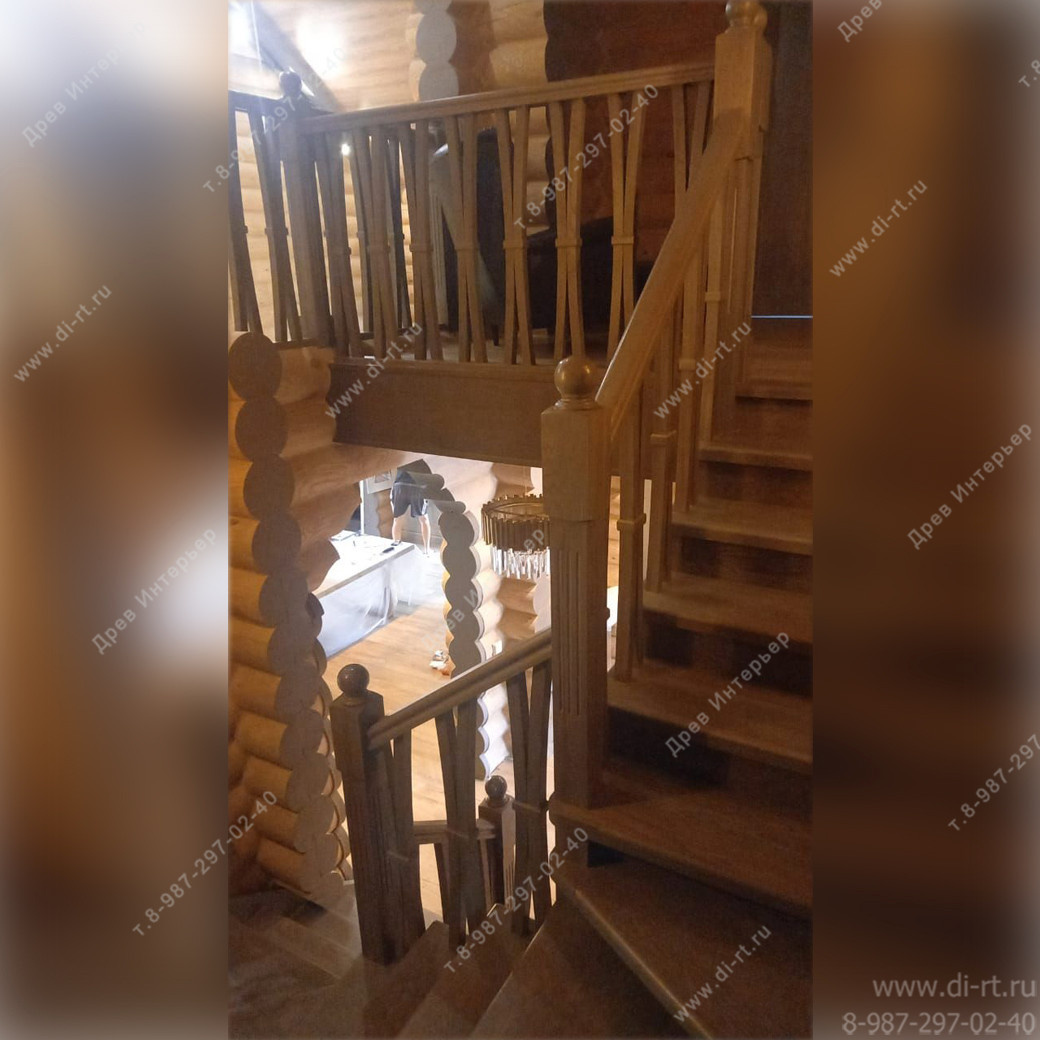 Отделка дома. Кухня. Лестница. Потолочные балки.