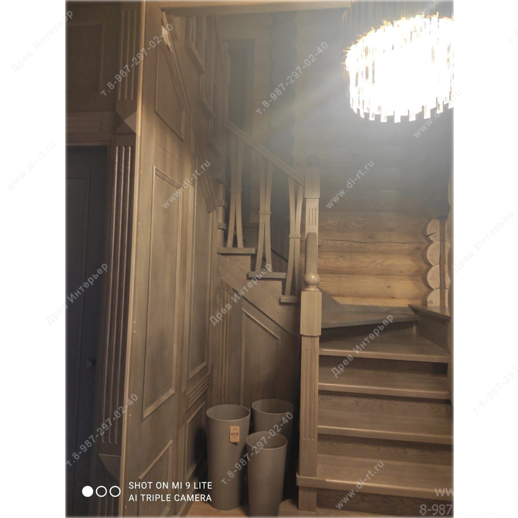 Отделка дома. Кухня. Лестница. Потолочные балки.