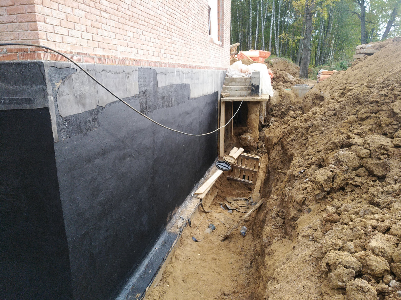 Переделка дренажа и гидроизоляции в особняке в Трубачовке